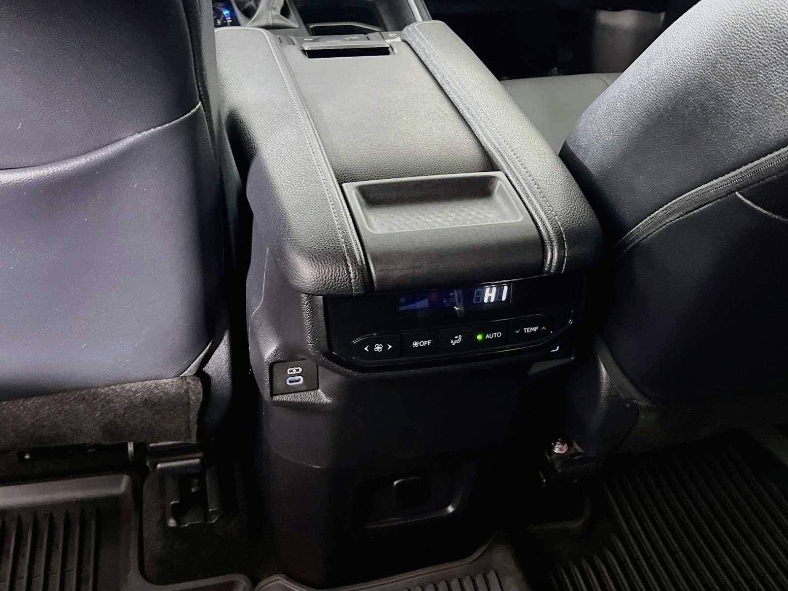 Used 2026 Wind Chill Pearl Toyota Hybrid XLE image 27