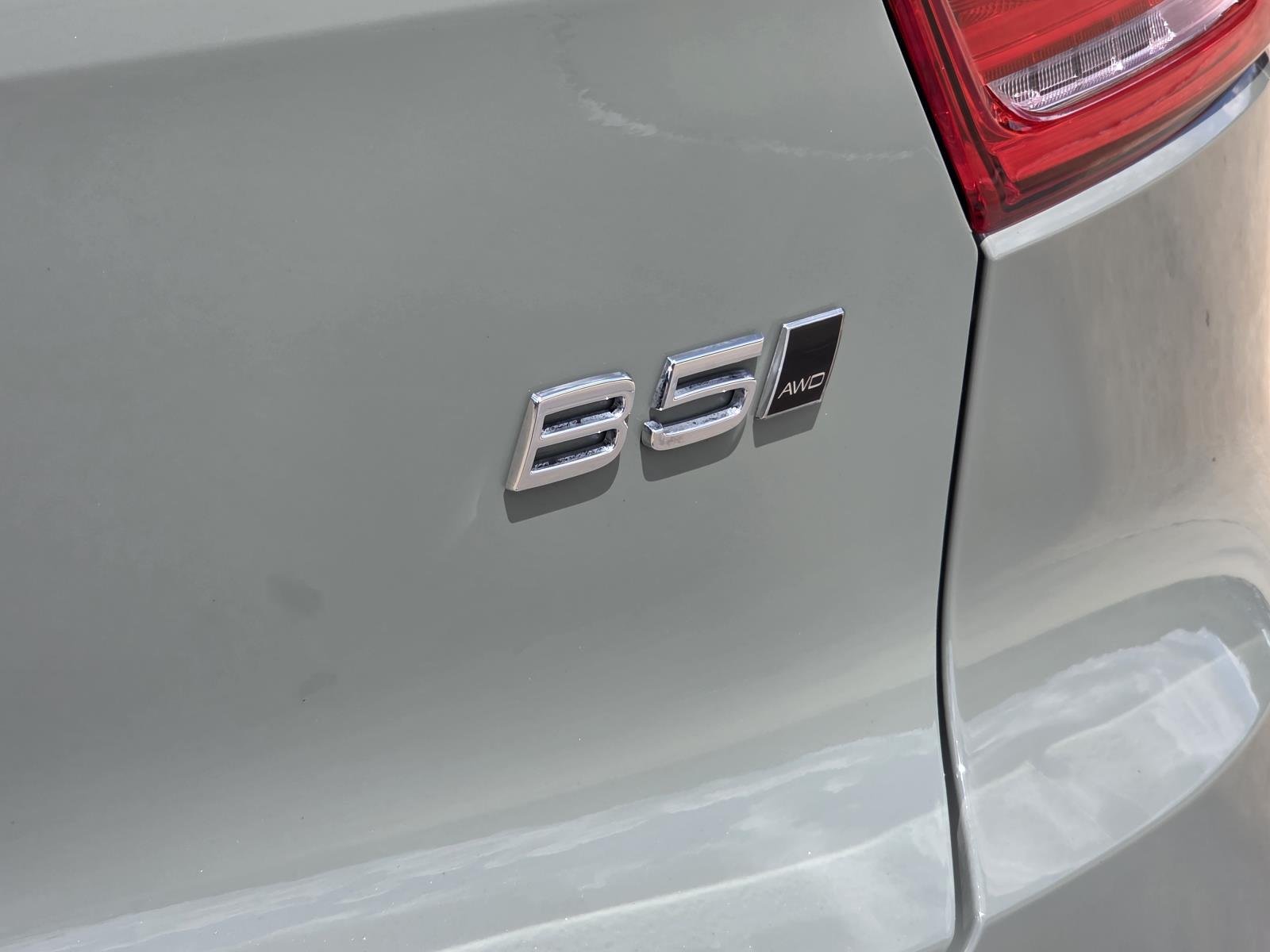 Used 2023 Sage Green Metallic Volvo Plus Bright Theme image 9