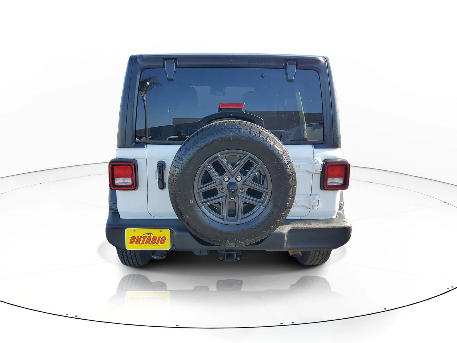 Used 2024 White Jeep Sport S image 4