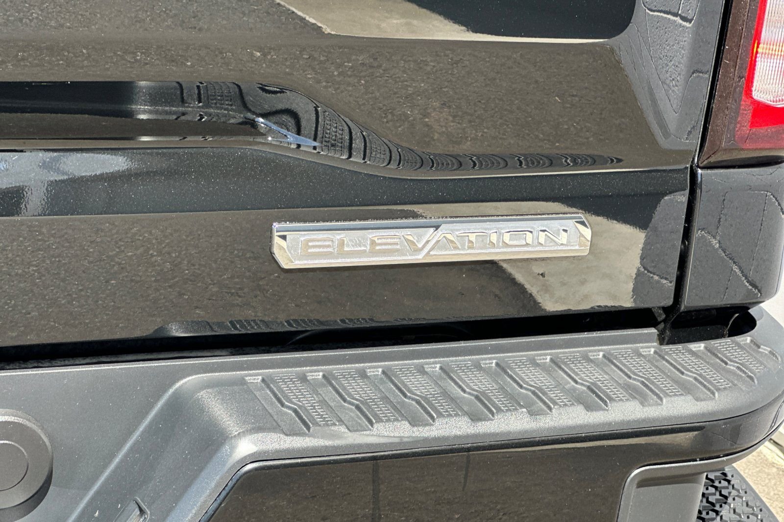 Used 2020 Black GMC Elevation image 30