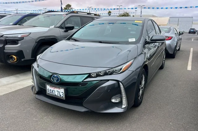 Used 2017 Gray Toyota Advanced image 2