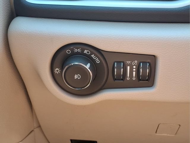 Used 2024 Black Chrysler Touring L image 13