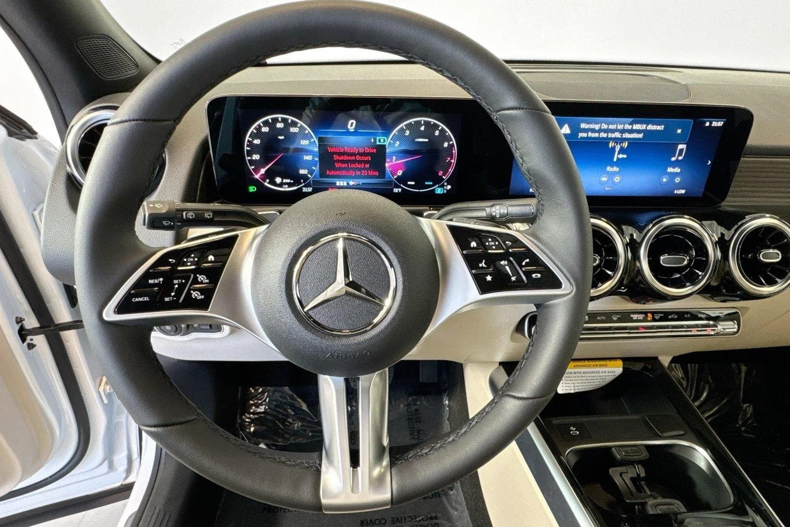 Used 2026 Polar White Mercedes-Benz GLB 250 image 11