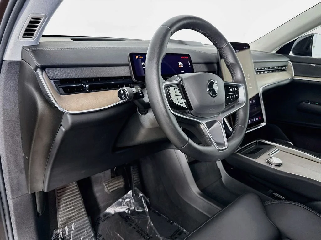 Used 2025 Gray Volvo Twin Motor Plus image 9