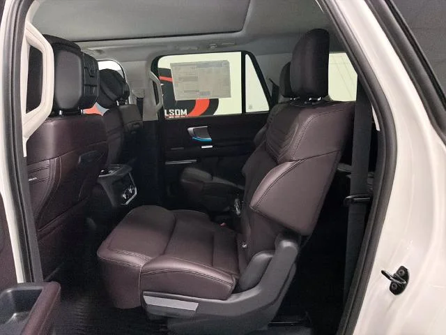 New 2027 Star White Metallic Tri-Coat Ford MAX Platinum image 33