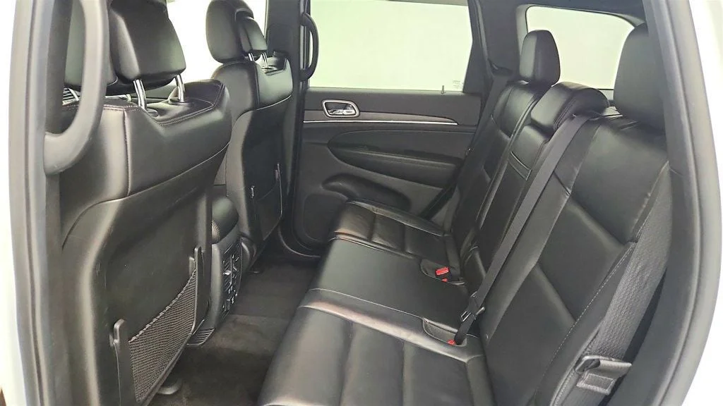 Used 2018 Bright White Clearcoat Jeep Limited 4x4 w/ Power Sunroof & Uconnect 4C Nav image 21