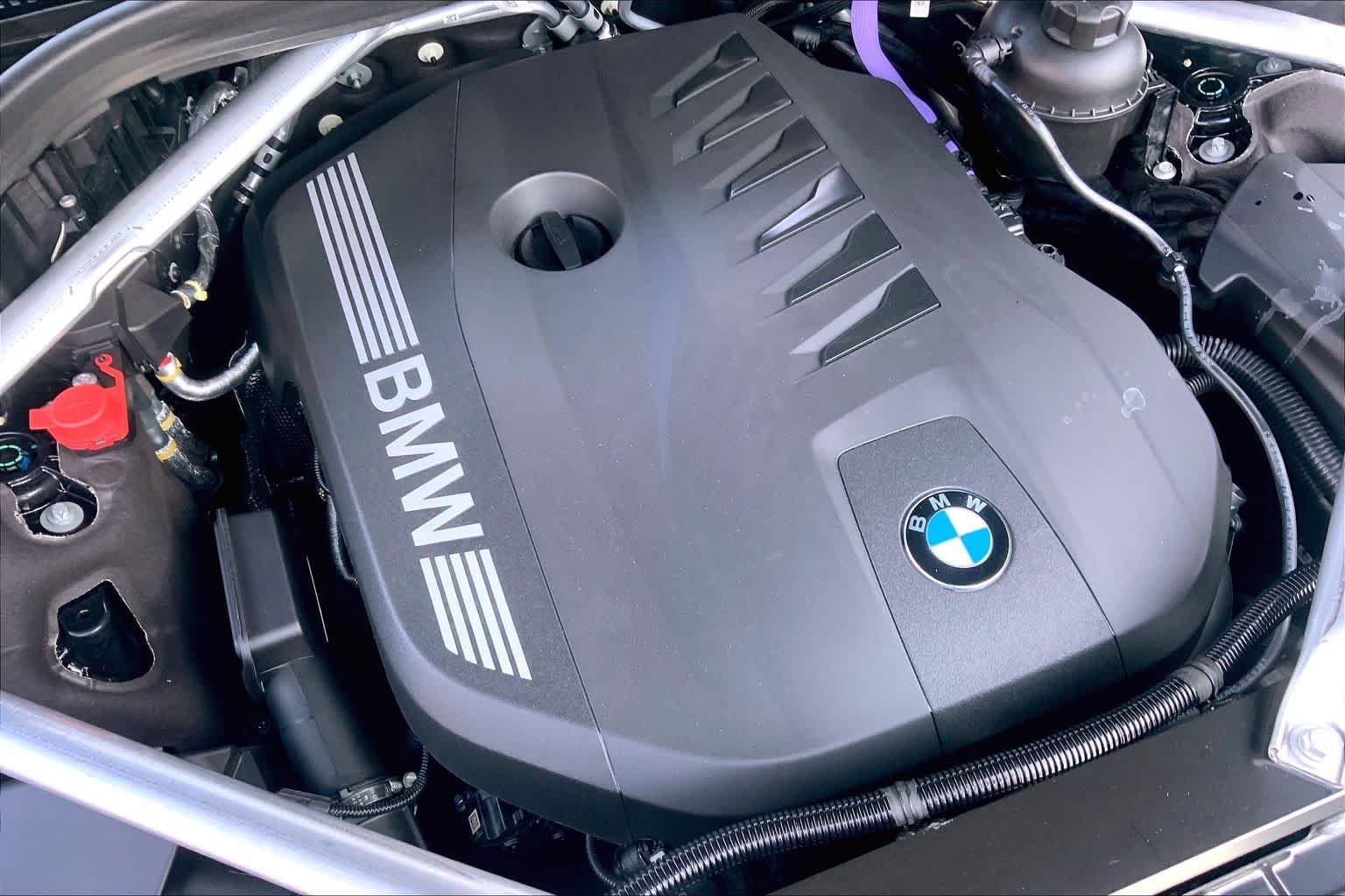 Used 2026 Black Sapphire Metallic BMW xDrive40i image 17