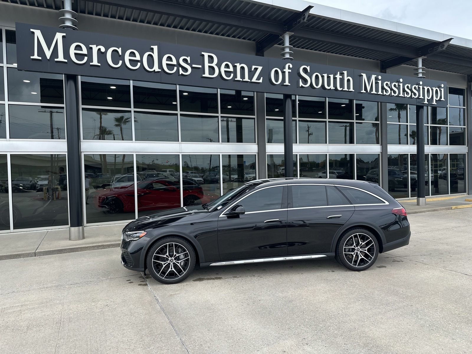 2025 Mercedes-Benz E-Class E450 4MATIC All-Terrain's photo