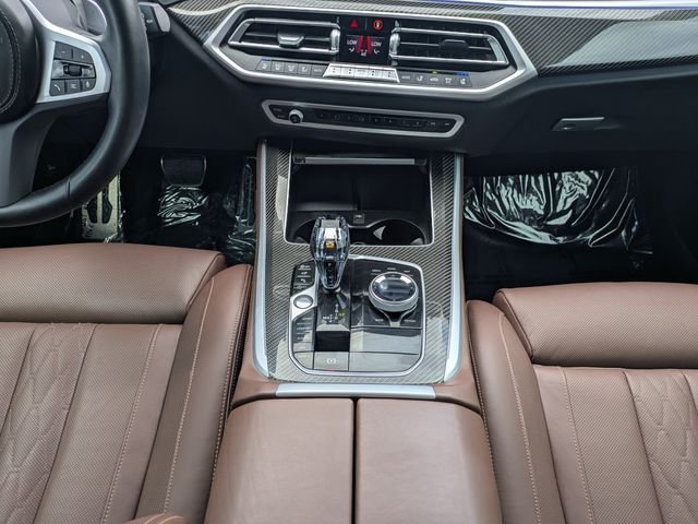 Used 2022 White BMW M50i image 19