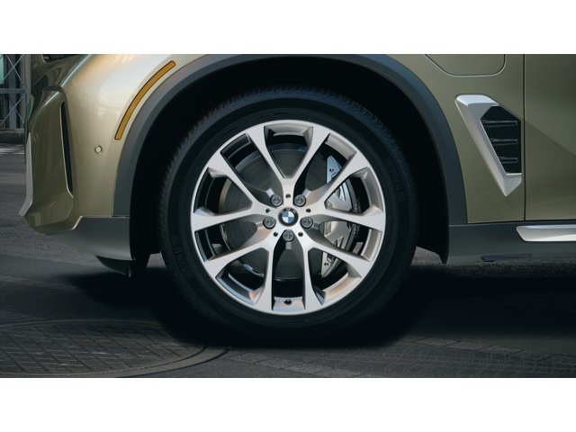 New 2026 Manhattan Green Metallic BMW X5 50e image 7