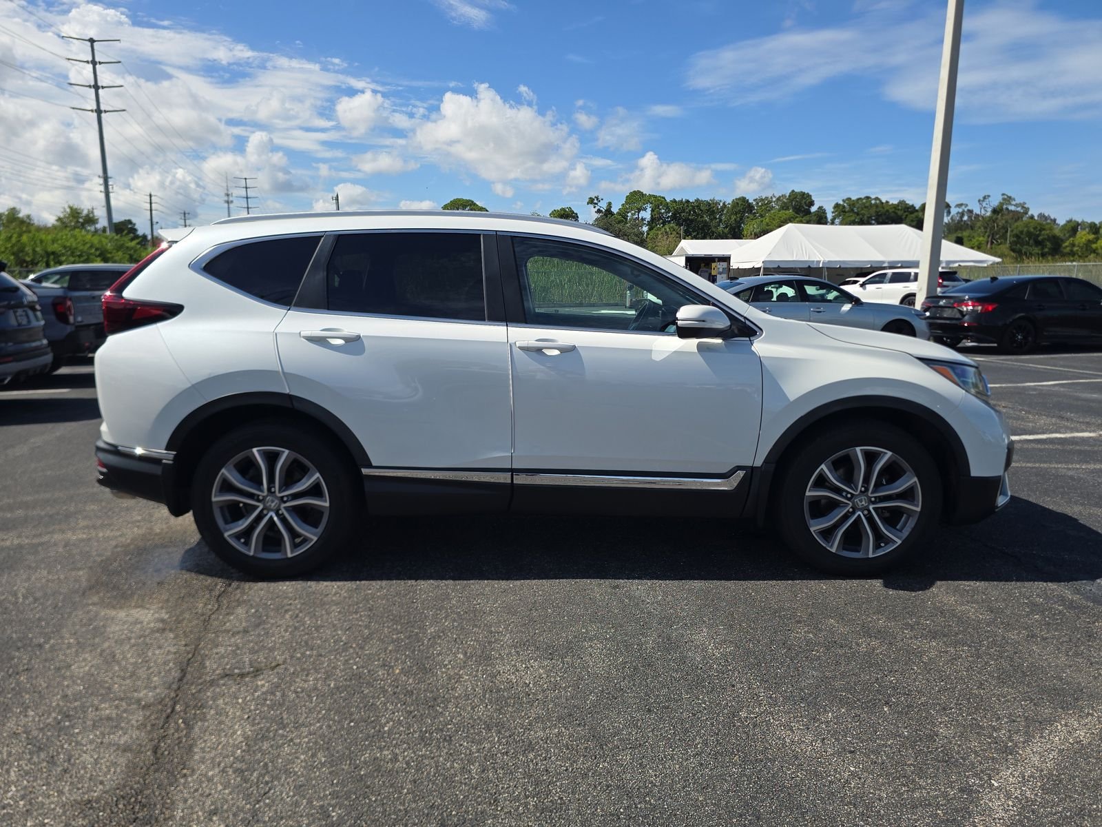 Certified Used 2022 Platinum White Pearl Honda Touring image 3
