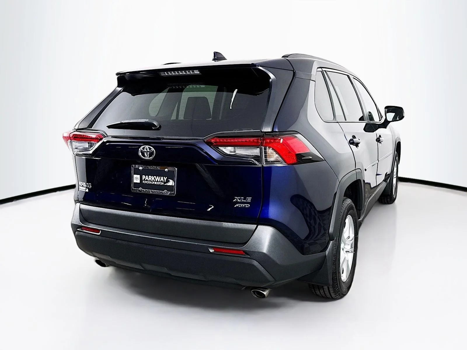 Used 2020 Blue Toyota XLE image 7