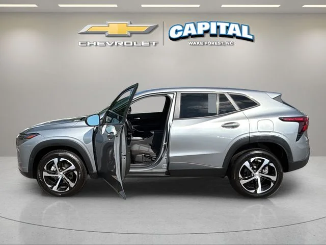 Used 2024 Gray Chevrolet 1RS image 3