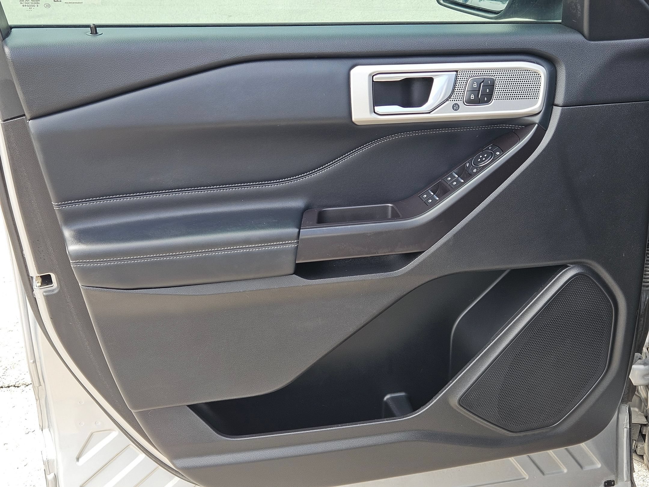Used 2020 Silver Metallic Ford Limited image 11