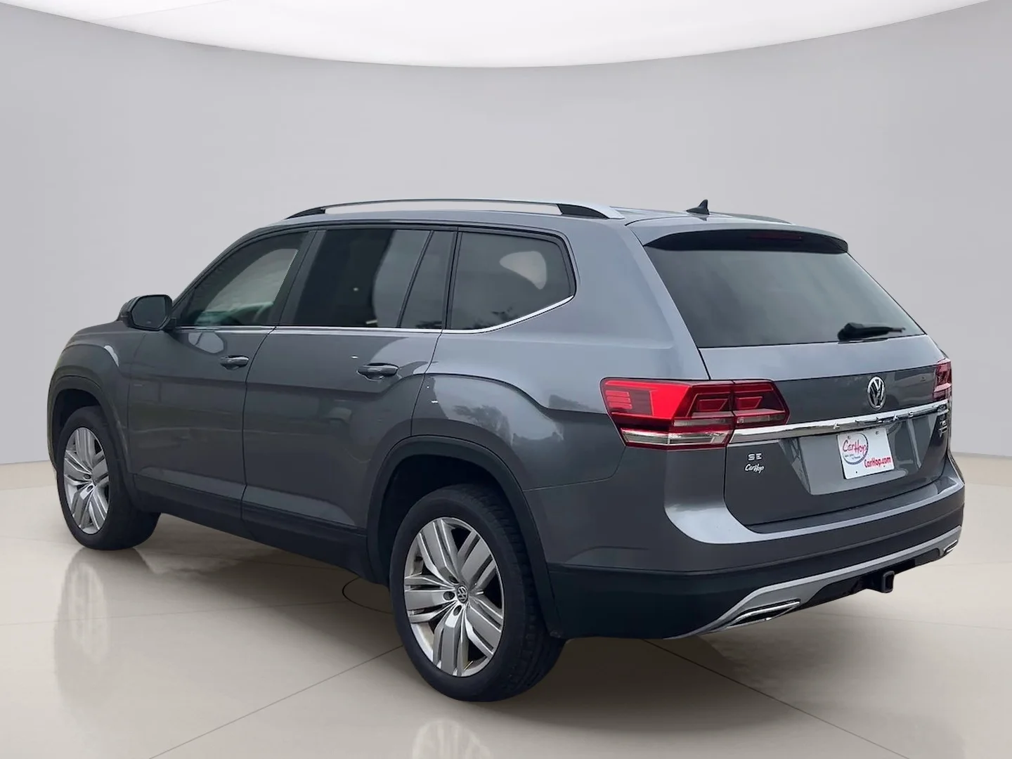 Used 2019 Gray Volkswagon 3.6 image 3
