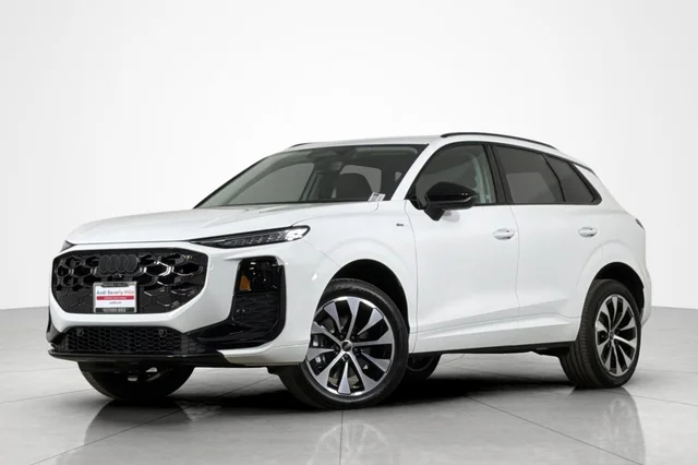 2026 Audi Q3 S line quattro's photo
