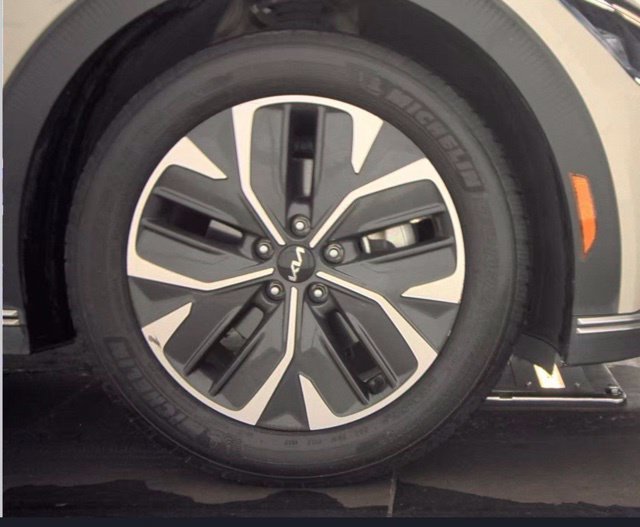 Used 2024 Glacier Kia Light image 21