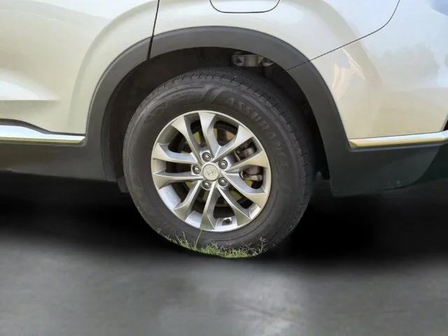 Used 2020 Silver Hyundai SEL image 23