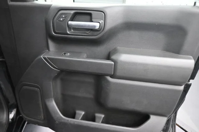 Used 2020  Chevrolet Custom image 13