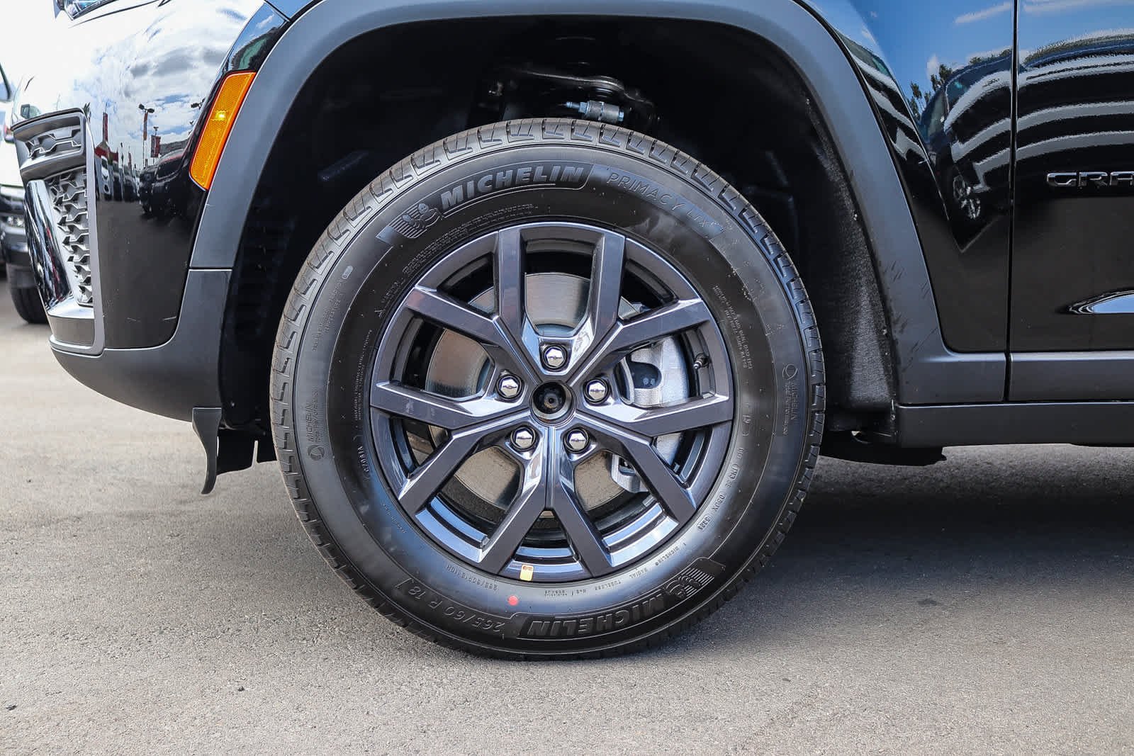 New 2027 High-Gloss Black Paint Jeep Laredo Altitude image 10