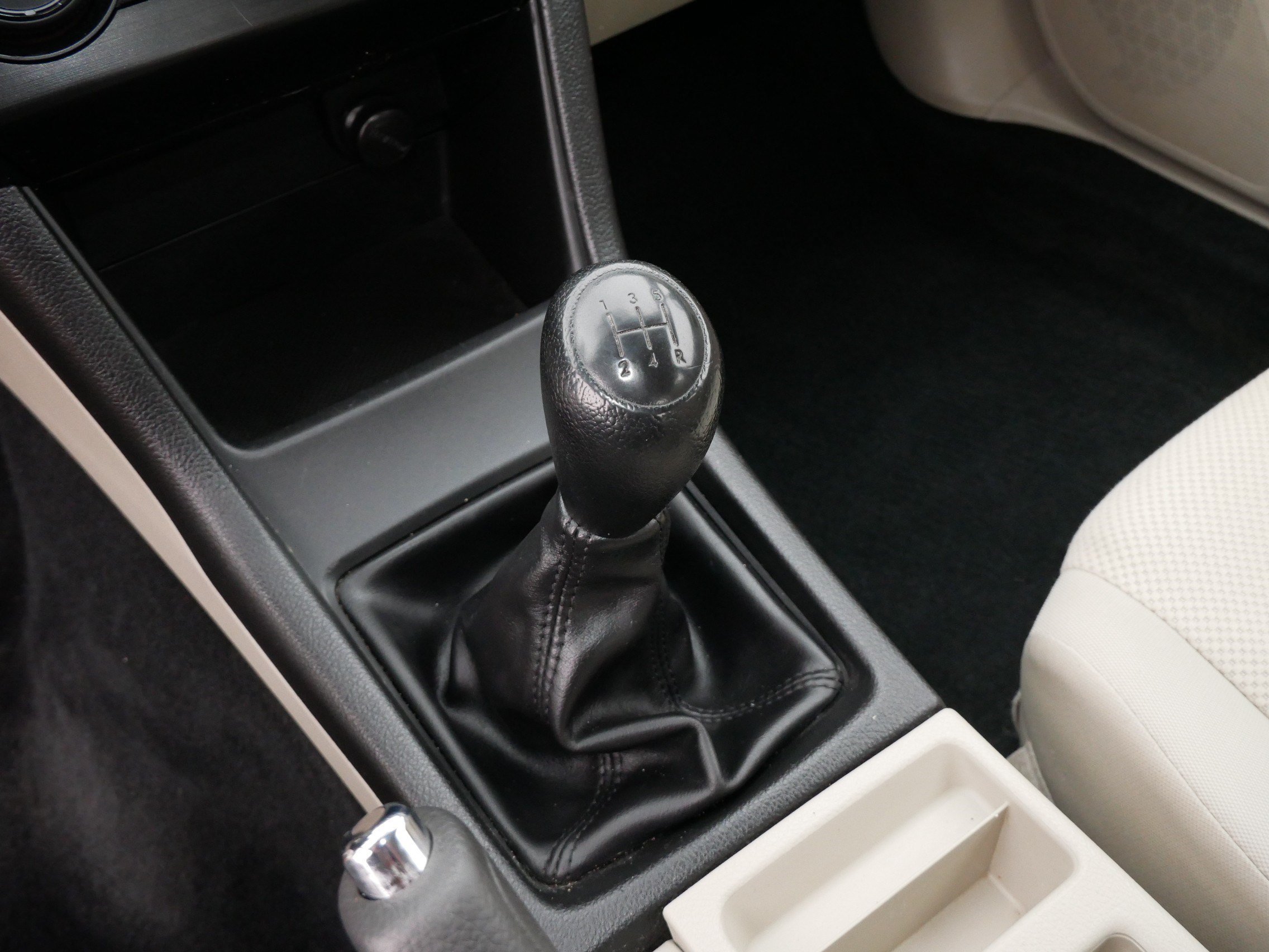 Used 2012 Obsidian Black Pearl Subaru 2.0i image 24