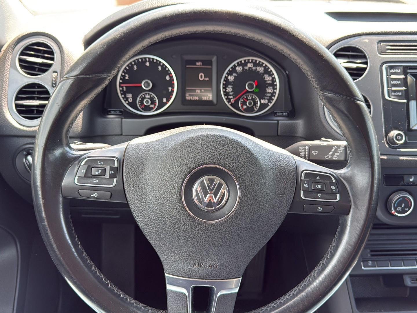 Used 2016 Pepper Gray Metallic Volkswagen S image 17