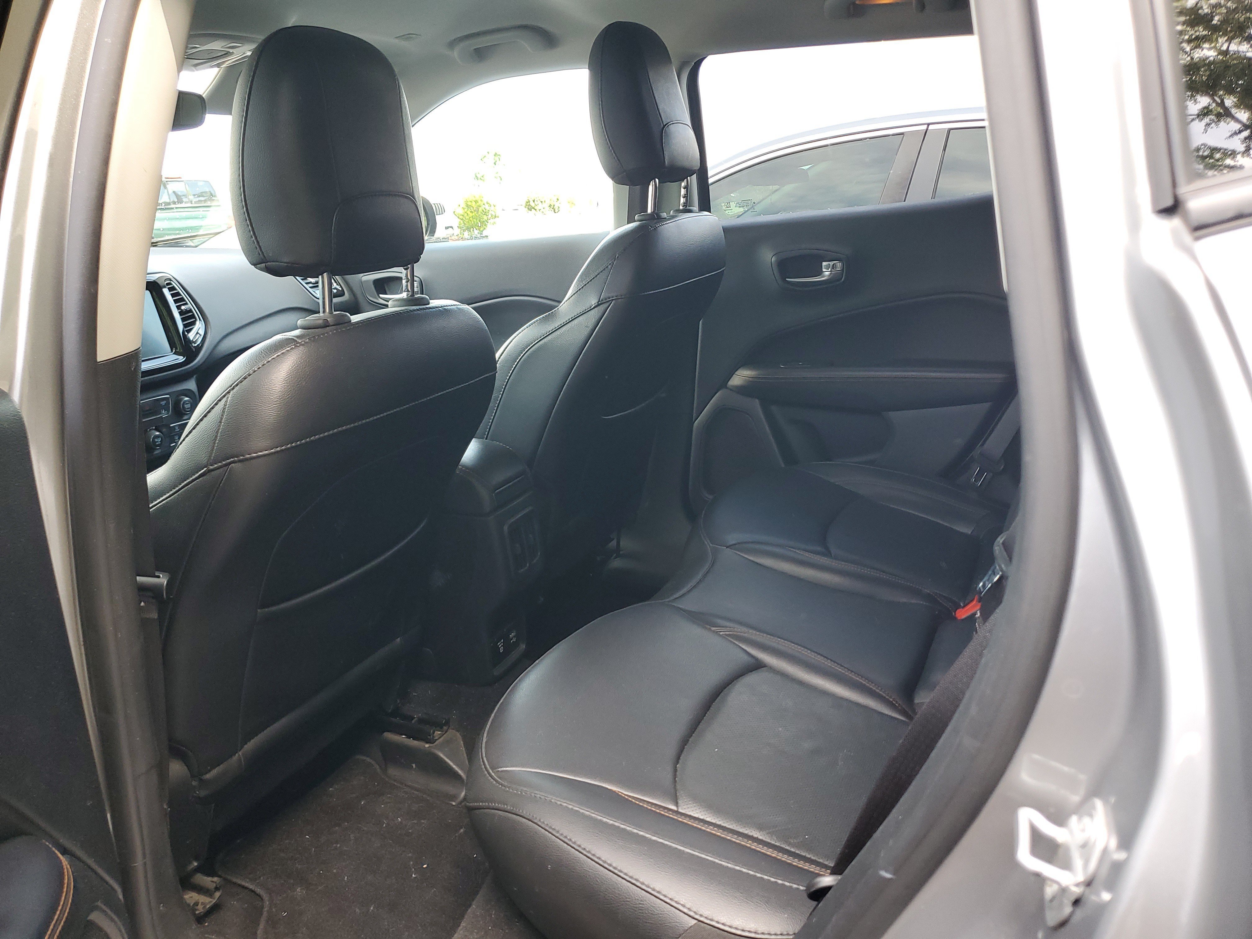 Used 2019 Silver Jeep Limited image 7