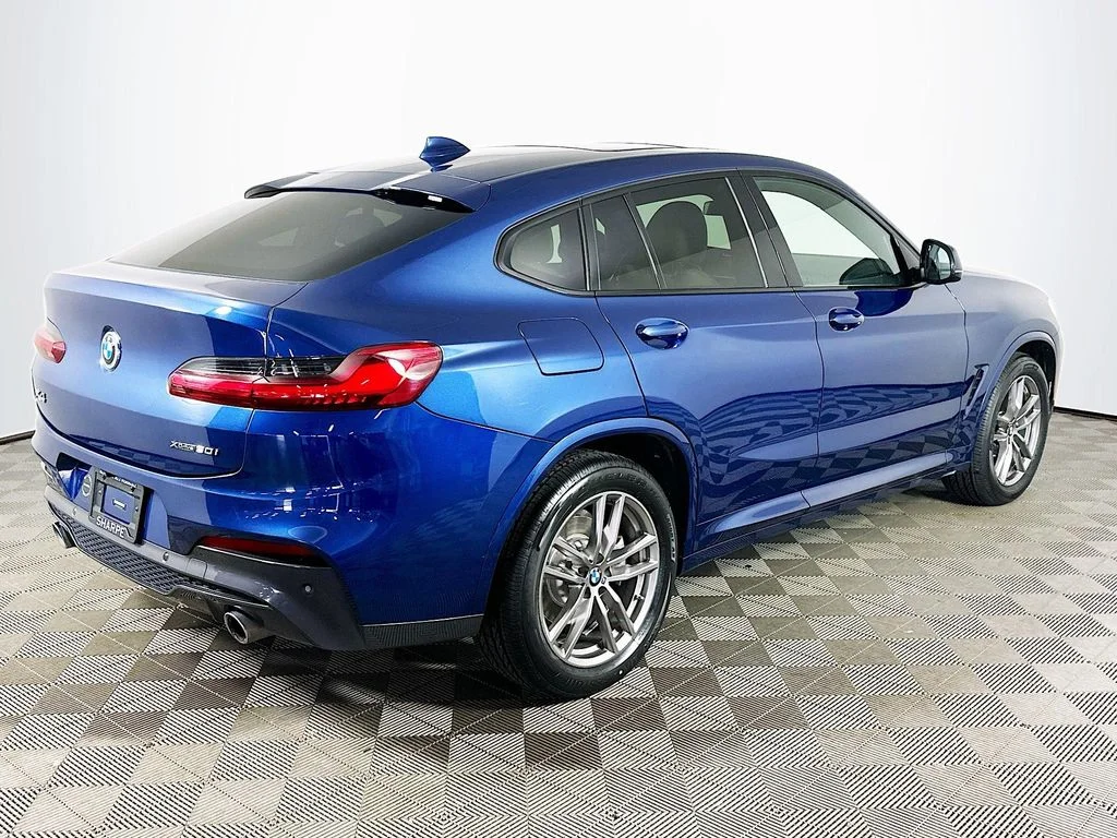 Used 2021 Blue Metallic BMW xDrive30i image 5