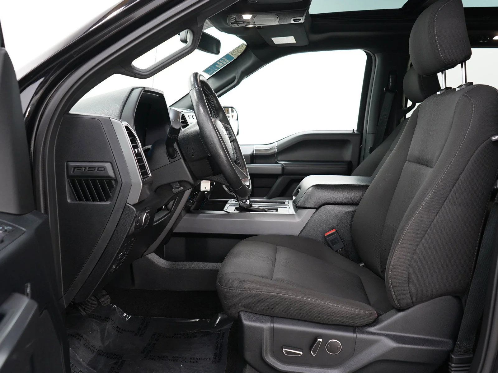 Used 2018  Ford XL image 19