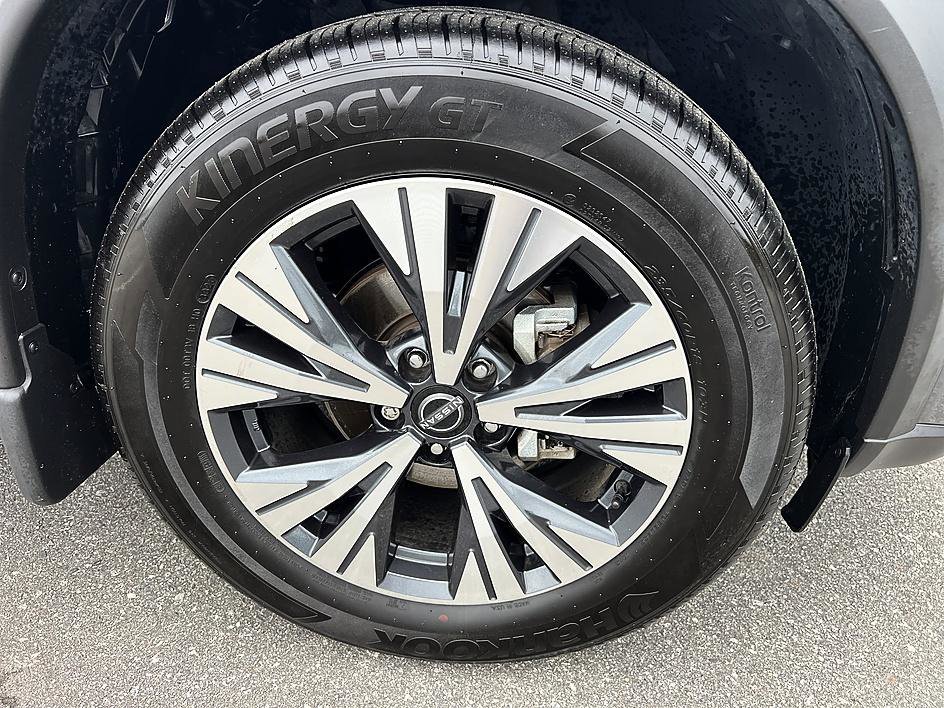 Certified Used 2023 Gun Metallic Nissan SV image 12