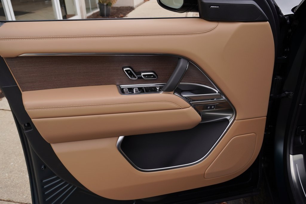 2026 LAND ROVER RANGE ROVER - Image 9