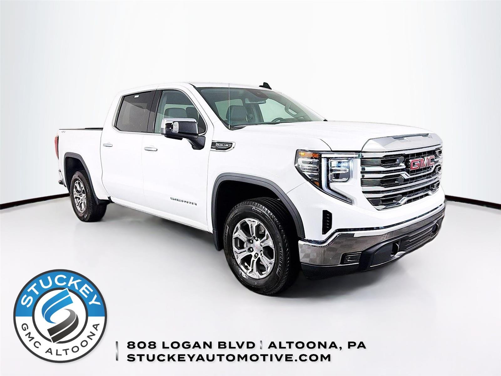 2025 GMC Sierra 4WD Crew Cab Short Box SLT's photo