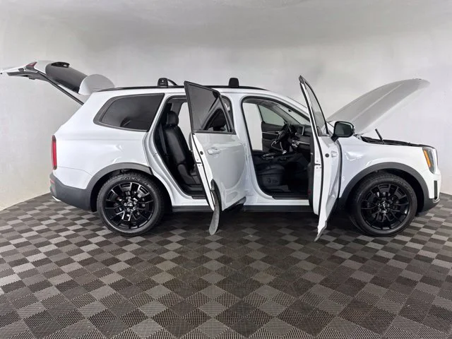 Used 2022 White Kia SX image 16