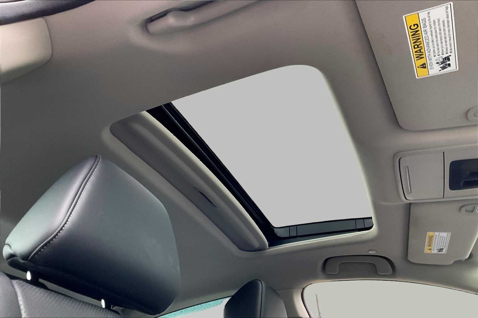 Used 2025 Solar Silver Metallic Honda Touring image 14