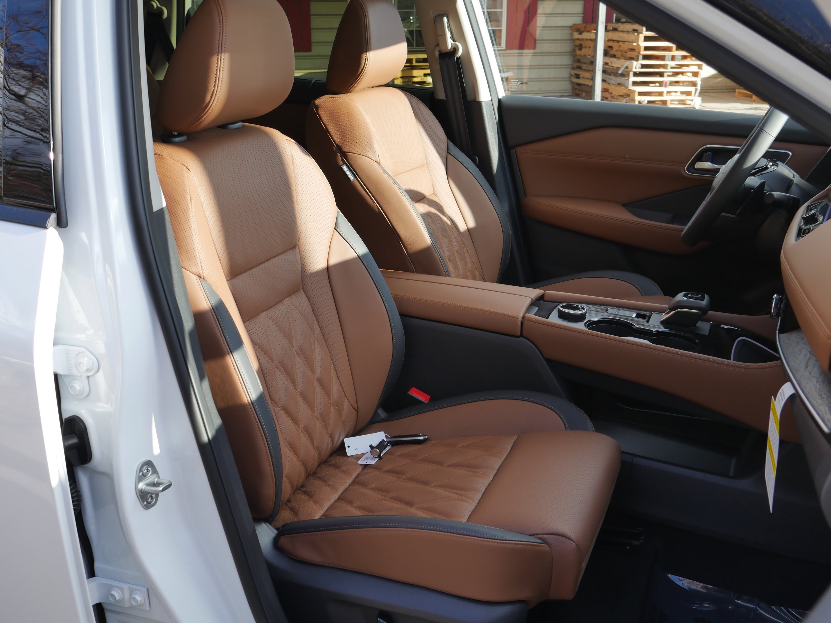 New 2026 Everest White Pearl TriCoat Nissan Platinum image 25