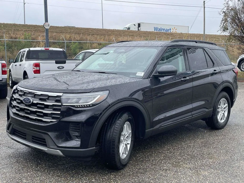 New 2026 Agate Black Metallic Ford Active image 7