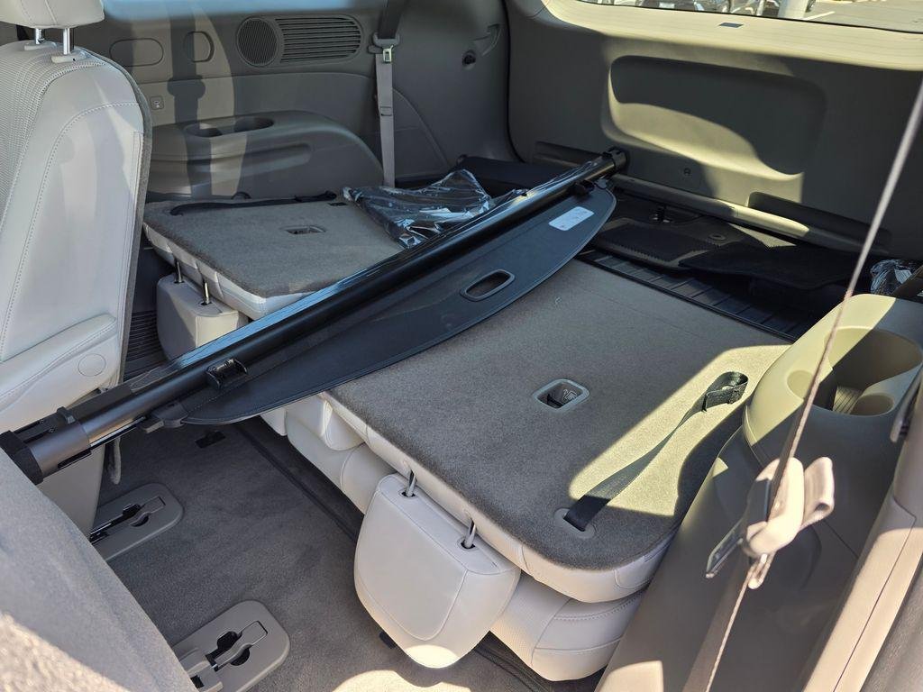 New 2026 Gray Hyundai Blue SEL 7P image 18