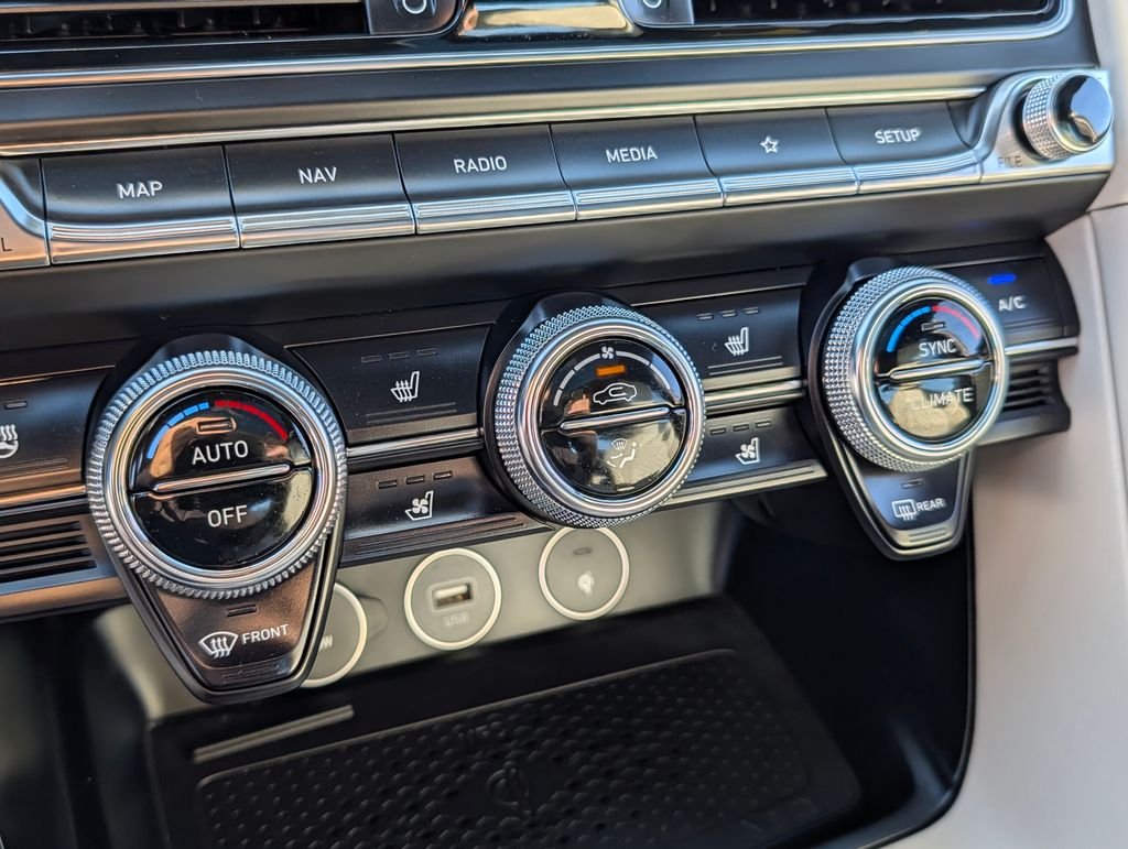 2023 GENESIS G70 Standard - Photo 26