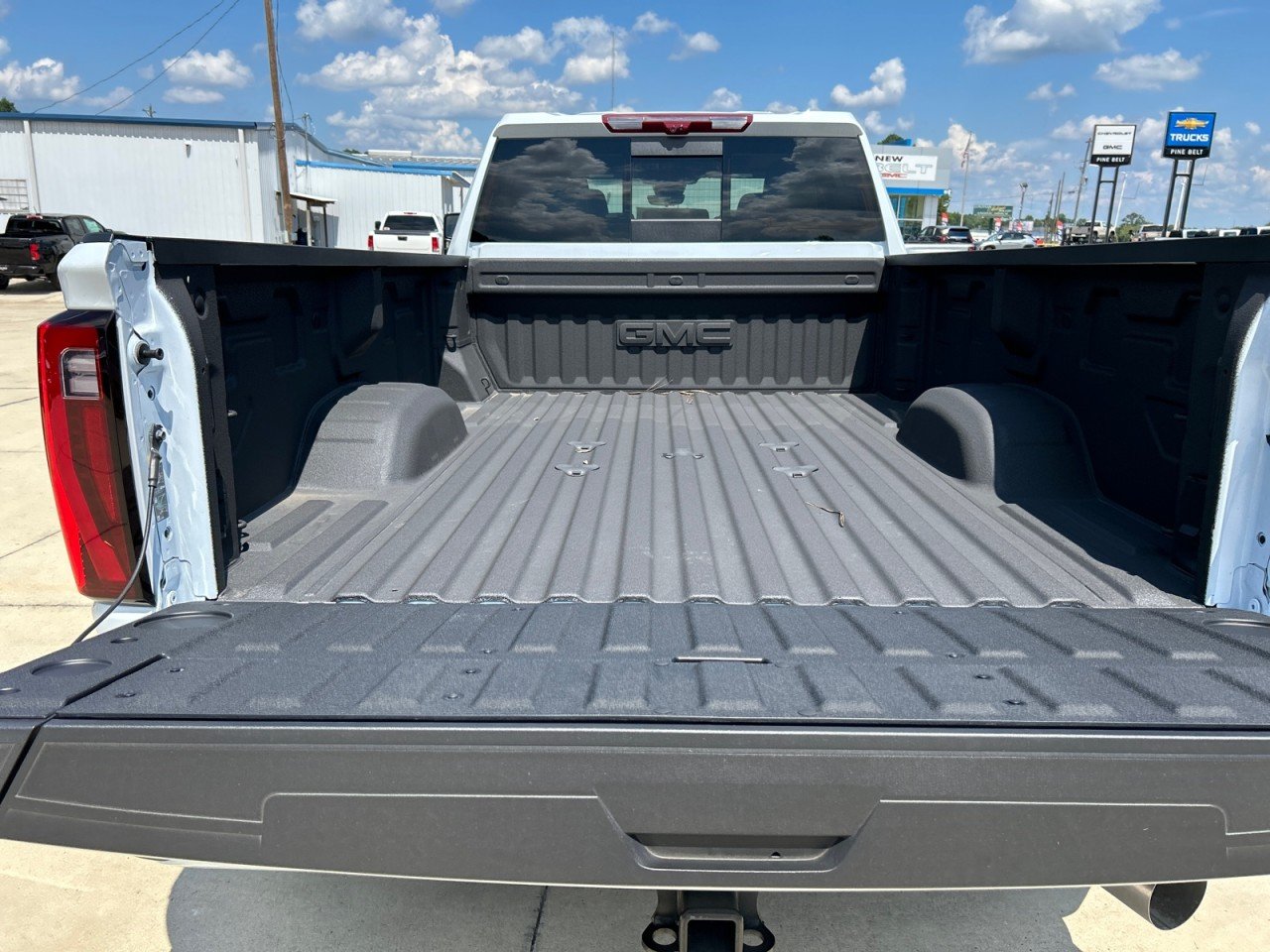2026 GMC Sierra 3500HD Denali - Photo 7
