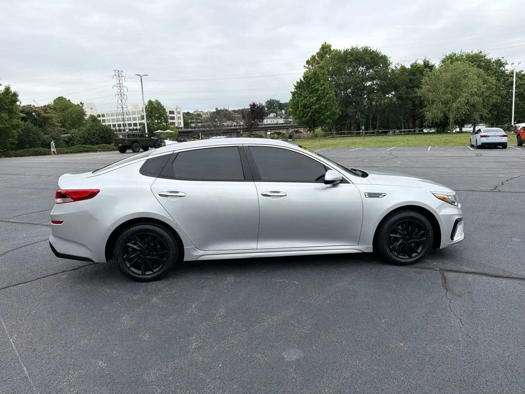 Used 2020 Sparkling Silver Kia LX image 9