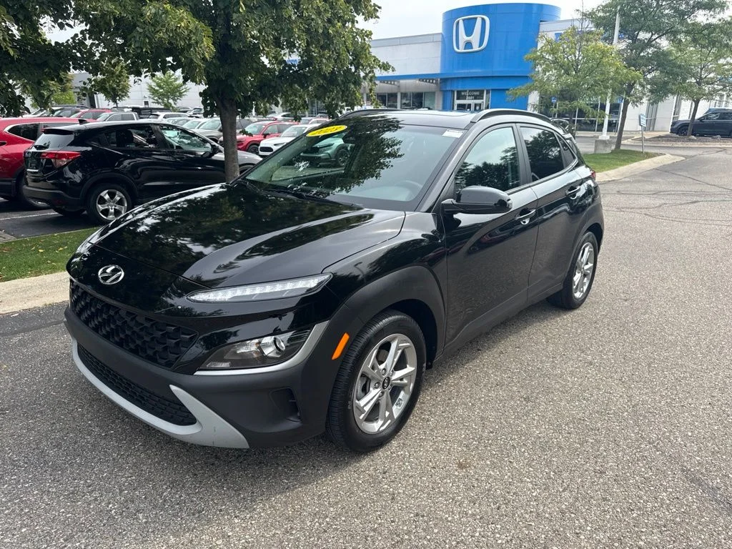 Used 2023 Abyss Black Hyundai SEL image 1
