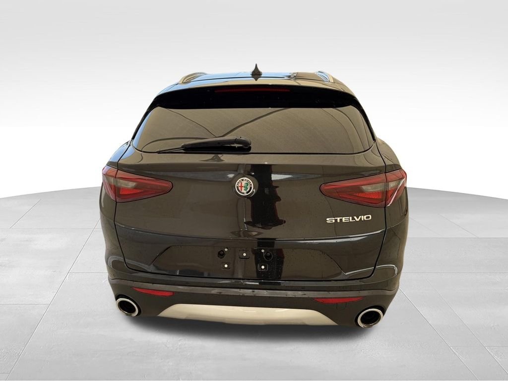 Used 2021 Black Metallic Alfa Romeo Sprint image 11