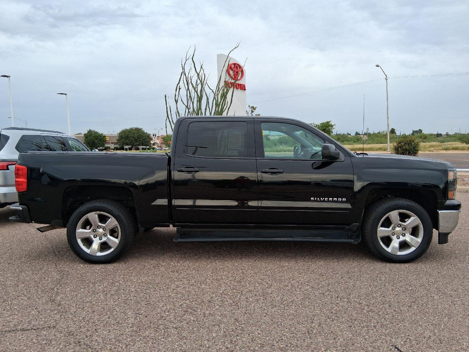 Used 2015 Black Chevrolet LT image 6