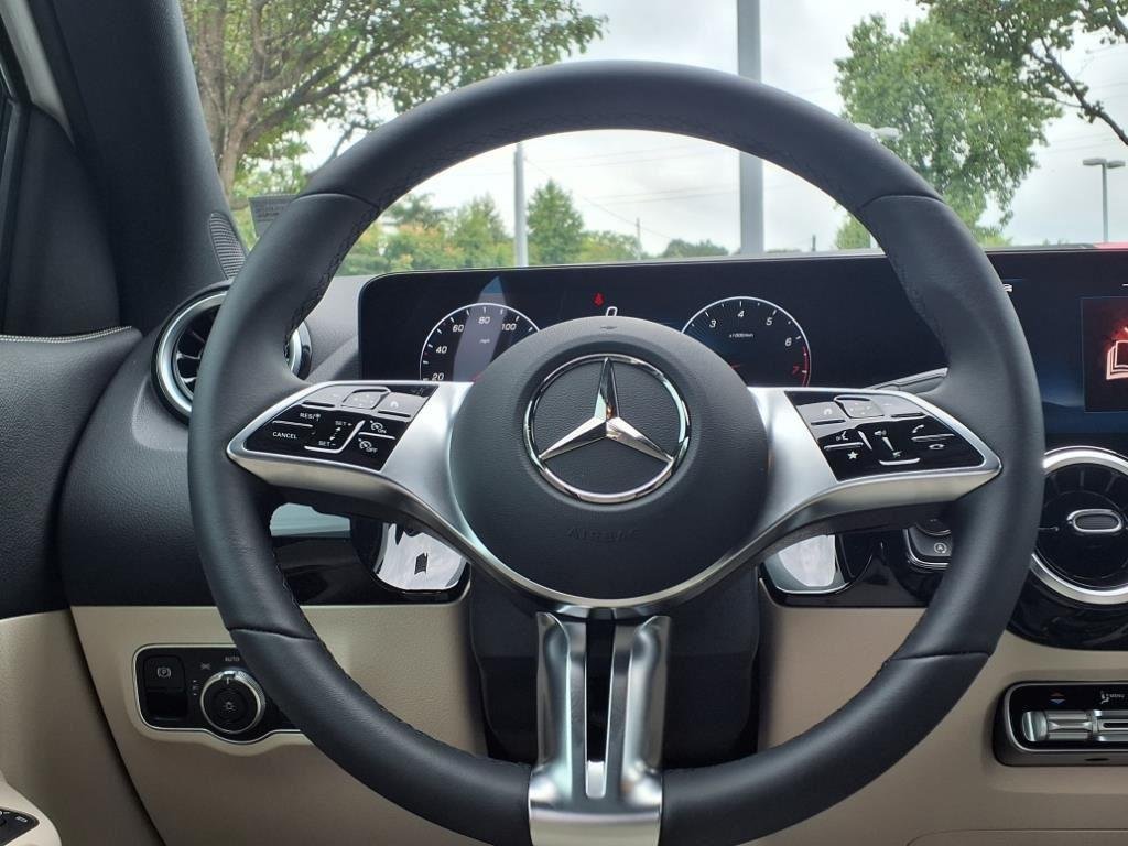 Used 2026 Polar White Mercedes-Benz GLA 250 image 12