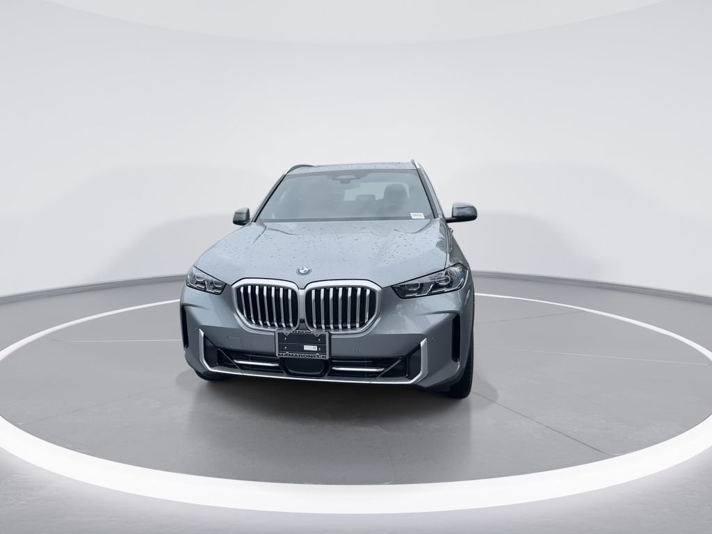 New 2026 Gray Metallic BMW xDrive40i image 3