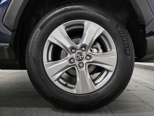 Certified Used 2025  Toyota XLE image 23