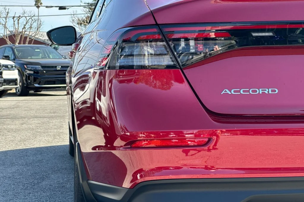 Used 2025 Radiant Red Metallic Honda SE image 25