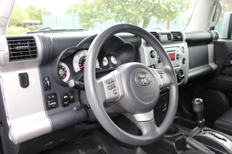 Used 2011 GRAY TOYOTA  image 20