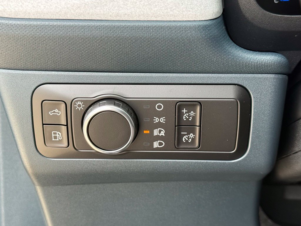 New 2026 Carbonized Gray Metallic Ford XLT image 12