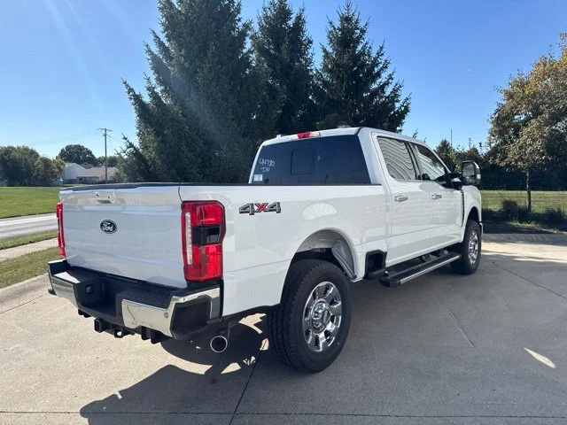 New 2027 Oxford White Ford Lariat image 35